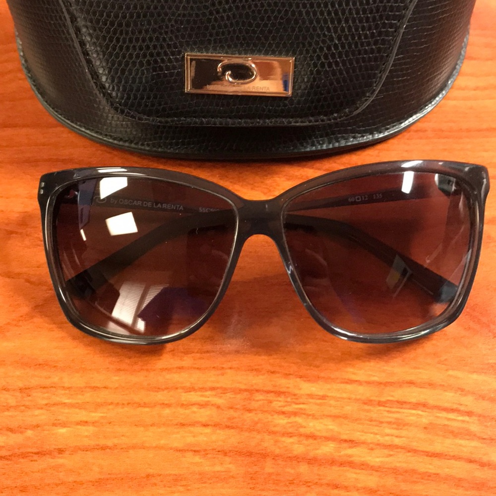 OSCAR DE LA RENTA Sunglasses